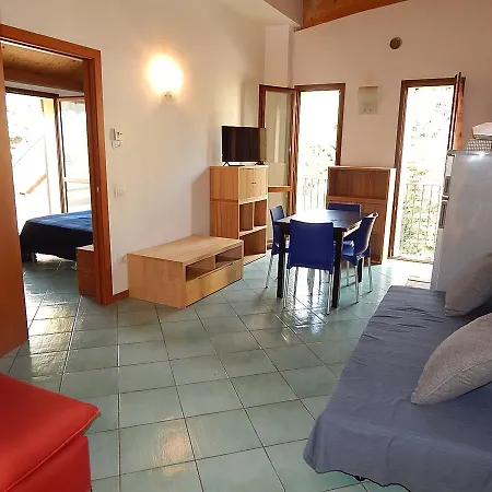 N186 - Numana, Nuovo Bilocale Con Piscina * נומאנה